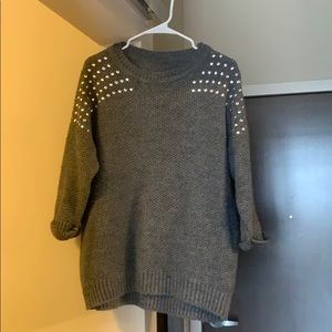Grey sweater with silver accents
